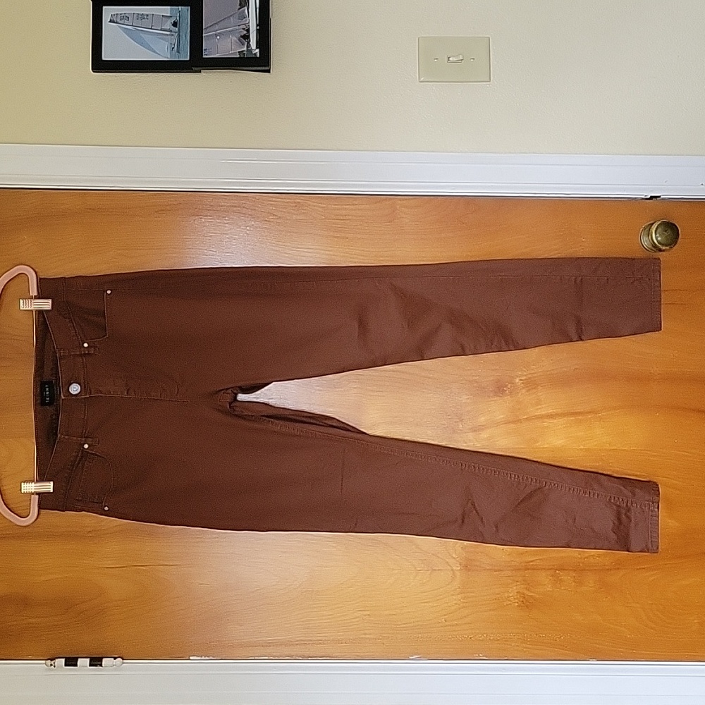 EUC White House Black Market The Skinny High-Rise Curvy brown jeans, sz 6